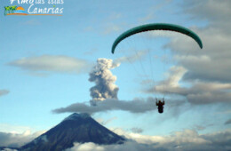 imagenes de paragliding parapente deporte extremo en canarias españa
