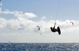 kitesurf surf windsurf deportes acuaticos para realizar en las islas canarias fotos
